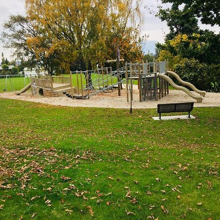 Acacia Bay Taupo Villa Bagian luar foto