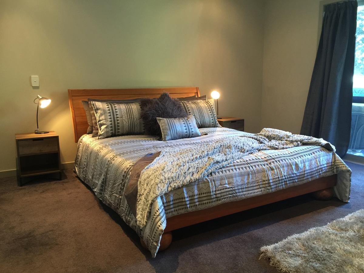 Acacia Bay Taupo Villa Bagian luar foto