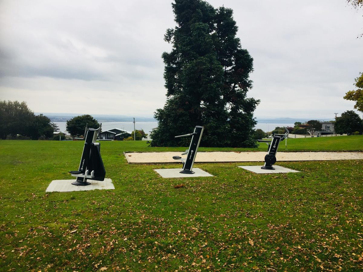 Acacia Bay Taupo Villa Bagian luar foto